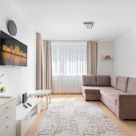 Maria's Family With Free Parking Apartment Budapest