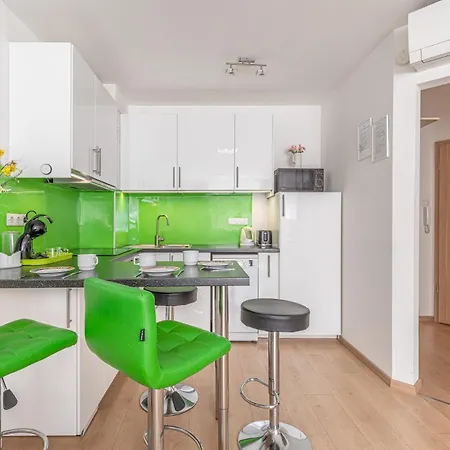 Maria's Family With Free Parking Apartment Budapest