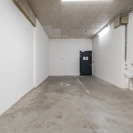 Maria's Family With Free Parking Apartment