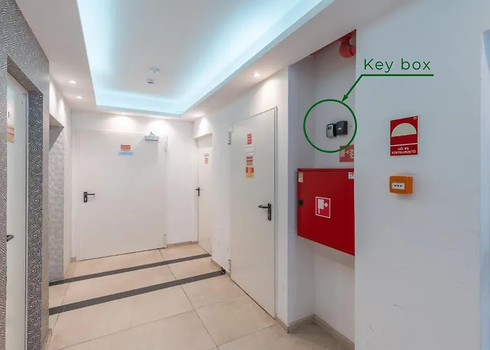 Maria's Family With Free Parking