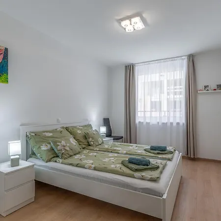 Maria's Family With Free Parking Apartament *